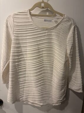 I.B. Diffusion Women's Cream Textured Ribbed Top small long sleeve
